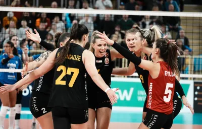 Galatasaray Wiesbaden'i Almanya'da da yendi ve tur atladı