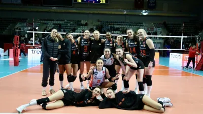 Eczacıbaşı Dynavit ilk seti verdi, puan vermedi