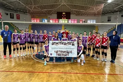 Hopa ve Gümüşhaneli Küçük Kızlar Şampiyon Melekleri Unutmadı