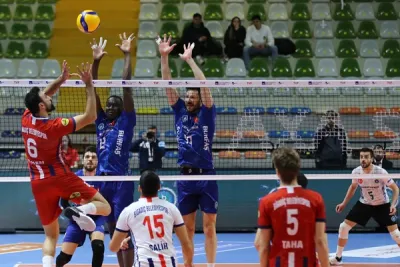 15.Hafta erteleme maçında Bursa Büyükşehir Belediyespor güldü