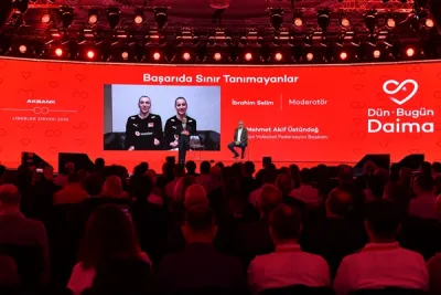 TVF Başkanı Üstündağ, Akbank Liderler Zirvesi’ne Konuşmacı Olarak Katıldı