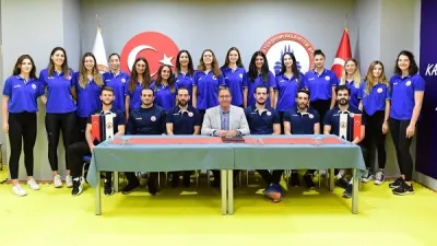 İBB'de toplu imza töreni