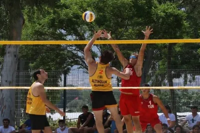 Plaj Voleybolu Kulüpler Türkiye Şampiyonası, İzmir’de başladı