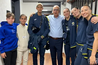 Fenerbahçeli milli oyunculardan TVF Başkan’ı Üstündağ’a tebrik ziyareti