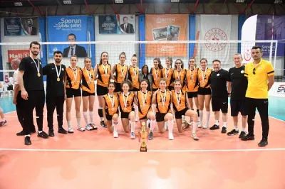 Festival Voleybol Midi Kızlarda Şampiyon: VakıfBank