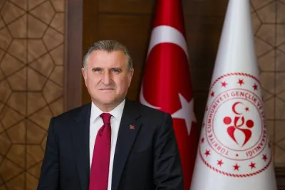 Bakan Aşkın Bak'dan Efelere Tebrik Mesajı