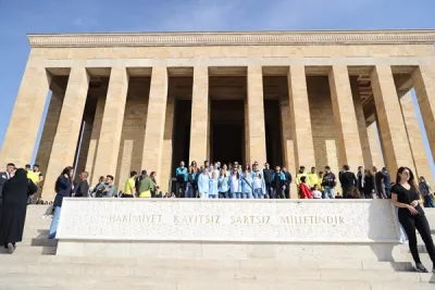 Filenin Güvercinleri Ata'mızı Ziyaret Etti