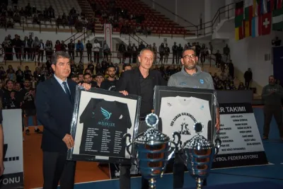 Şampiyon Melekler Takımı Anı Gecesinde Duygu Seli