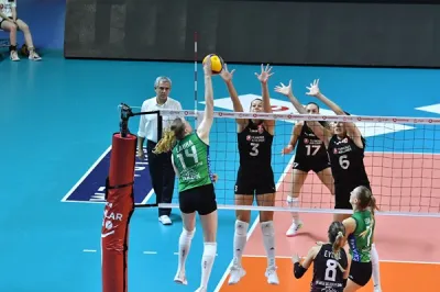 THY 3 puanı 1 set vererek aldı