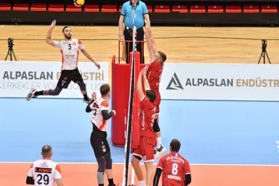 Final Etabının iki takımı belli oldu