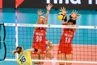 Başhakem maça devam edemedi, Sultanlar Ukrayna'ya set vermedi