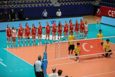 Avrupa Şampiyonası'nda Macaristan'ı 3-2 ile geçtik