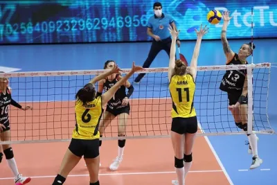 Sezonun İlk Kupası V.Bank'ın