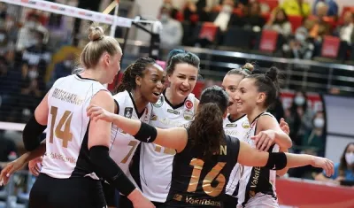 VakıfBank, Bursa'da set vermeden kazandı