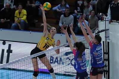 VakıfBank, Ebrar'lı Novara'ya Set Vermedi
