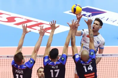 AXA Sigorta Efeler Ligi Metin Görgün Sezonu 18. Haftasında 2 Maç Oynandı