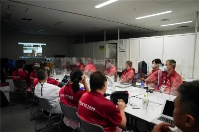 FIVB Başkanı Dr Ary S. Graça F° hakemlerle bir araya geldi