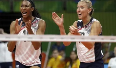 Akinradewo ve Larson'dan ABD Kadın Pro Voleybol Ligi'ne destek