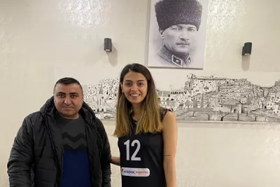 Tecrübeli orta oyuncu Ceren Şenol Aksaray 1989'da