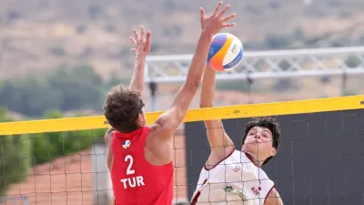 CEV U18 Plaj Voleybolu Avrupa Şampiyonası Heyecanı Foça'da Sürüyor