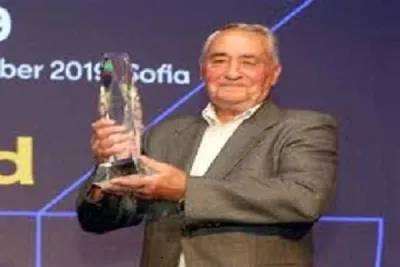 Efsanevi Bulgar Pasöre CEV Ömür Boyu Başarı Ödülü