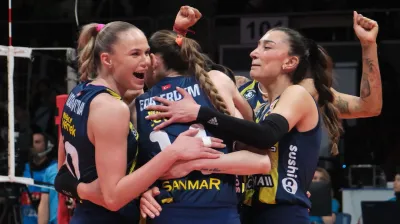 Sultanlar Ligi'nde Fenerbahçe Zeren Spor'u 3-0 yenerek finale yaklaştı