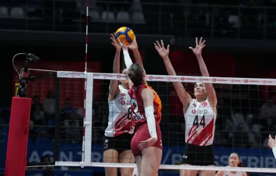 Galatasaray iki kez geriye düştüğü maçta THY'yi 3-2 yendi