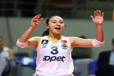 Gülce Güçtekin'in ilk Sultanlar Ligi maçı