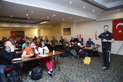 Giuliani'den Kursta Sunum