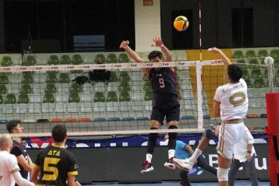 Hekimoğlu GST Bursa Voleybol, Saint Joseph' e set vermedi