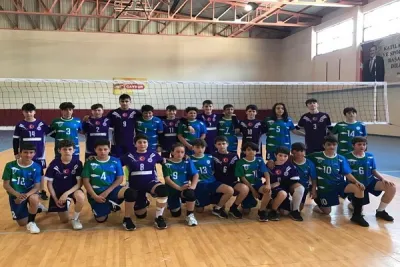 Hopa Voleybol Midi Erkek Takımı Türkiye Finallerinde
