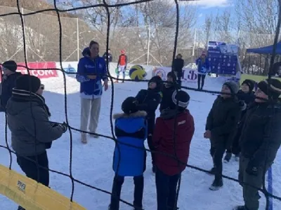Tsakhakhdzor’da Çocuk Kar Voleybolu Festivali