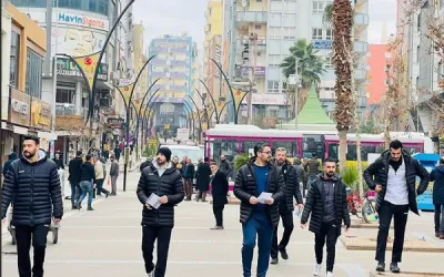 Voleybolcular, halkı maça davet ettiler