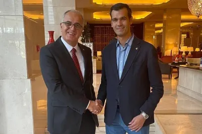 Efelerin Yeni Menajeri Onat Kurt