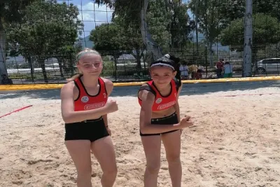 Plajda Olimpia'nın U16 Kızları Yarı Finalde