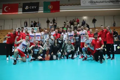 Efeler Portekiz'den de 3 puanla döndü