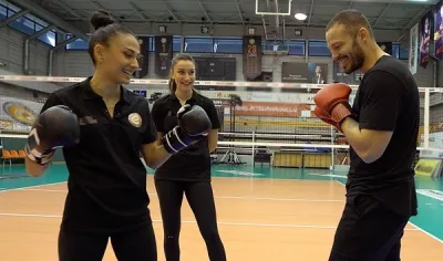 Senden İyi Yok’a bu hafta, Filenin Sultanları konuk oluyor!