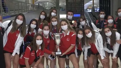 Avrupa Şampiyonu Genç Sultanlar yurda döndü