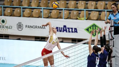 Ulusal Voleybol Hakemlerimiz Uğur Ateş ve Pınar Elma Balkan Şampiyonası'nda görev yapıyor