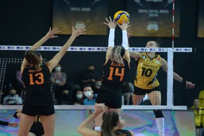 Kadınlar AXA Sigorta Kupa Voley’de 2 Maç Oynandı