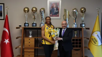 VakıfBank, 10 Kupalı Chiaka Ogbogu ile vedalaştı