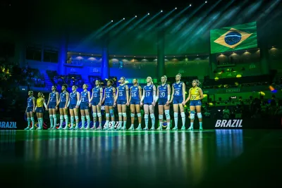 VNL'de ilk finalist İtalya'yı 3-2 yenen Brezilya oldu