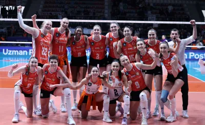 Zeren Spor'u 2. maçta da 3-1 yenen Eczacıbaşı Dynavit sezonu 3. olarak tamamladı