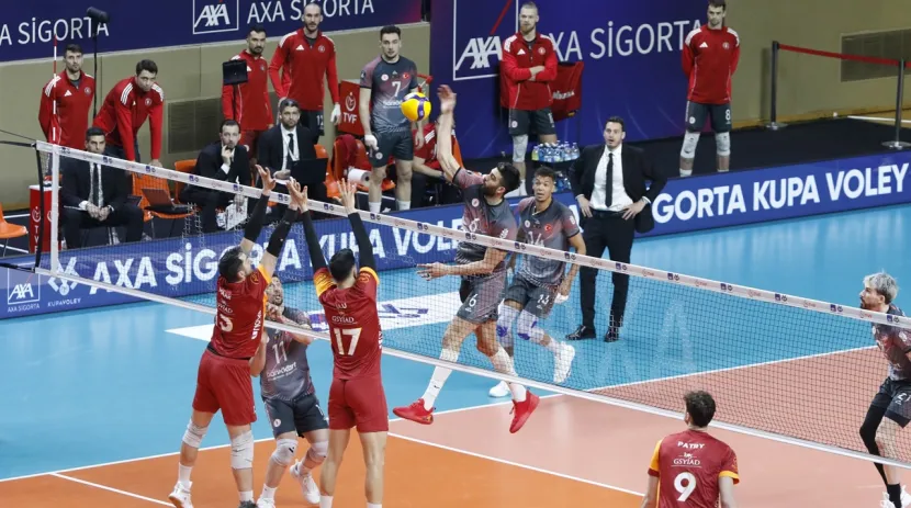 Galatasaray 8, Ziraat Bankkart 7. Finalde