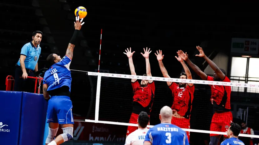 Halkbank Başkent Derbisinde Spor Toto'yu 3-2 Yendi