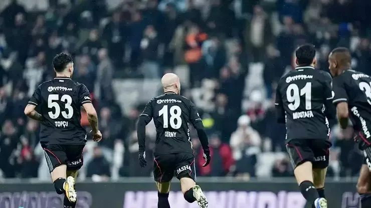 Kartal evinde hata yapmadı! Beşiktaş Konyaspor engelini 2 golle geçti