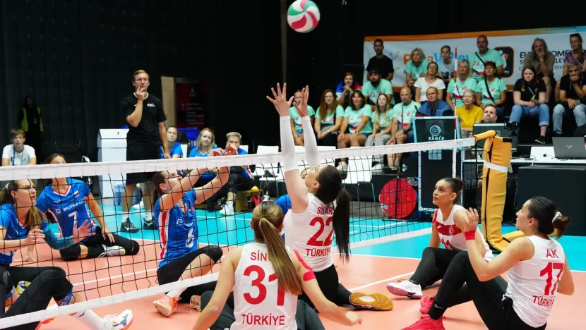 Oturarak Voleybol Kadın Millî Takımımız Finalde