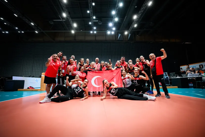 Oturarak Voleybol Milli Takımımız Çekya'ya da Set Vermedi, Finale Kalmayı Garantiledi