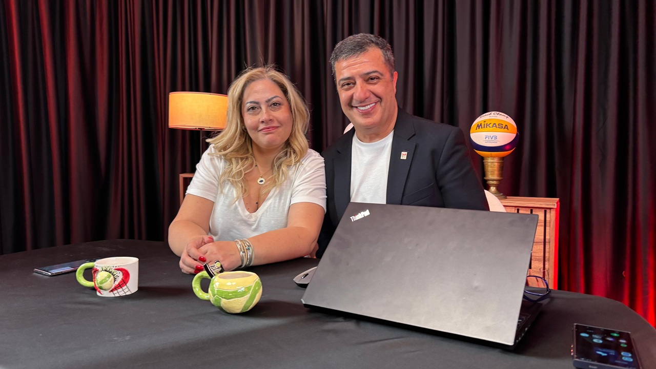 VakıfBank Şampiyonluk Kapısında! Fenerbahçe Seriyi Uzatabilecek mi? Aras Kargo’dan Tarihi Başarı